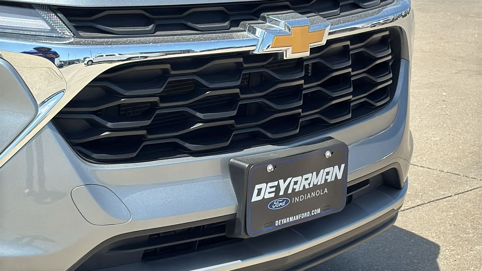 Used 2025 Gray Chevrolet LT image 3