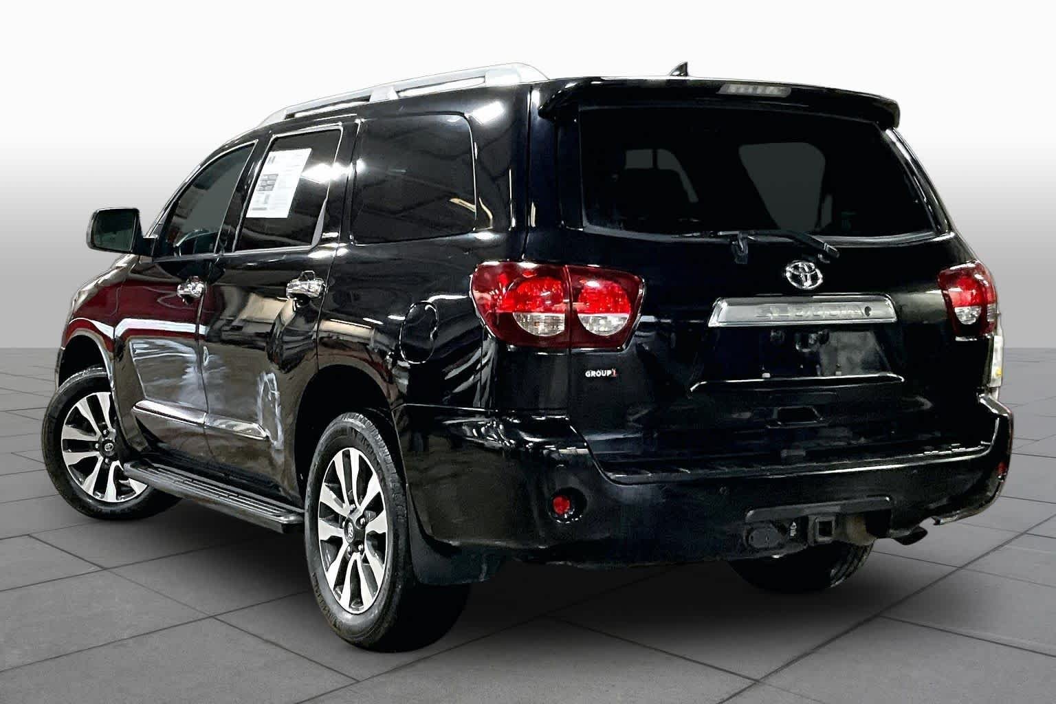 Used 2018 Midnight Black Metallic Toyota Limited image 12