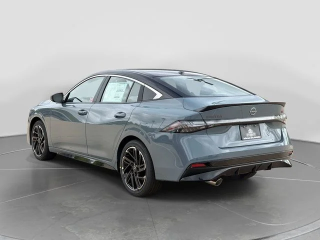 New 2026 Atlantic Gray Metallic / Super Black Two-tone Nissan SR image 6