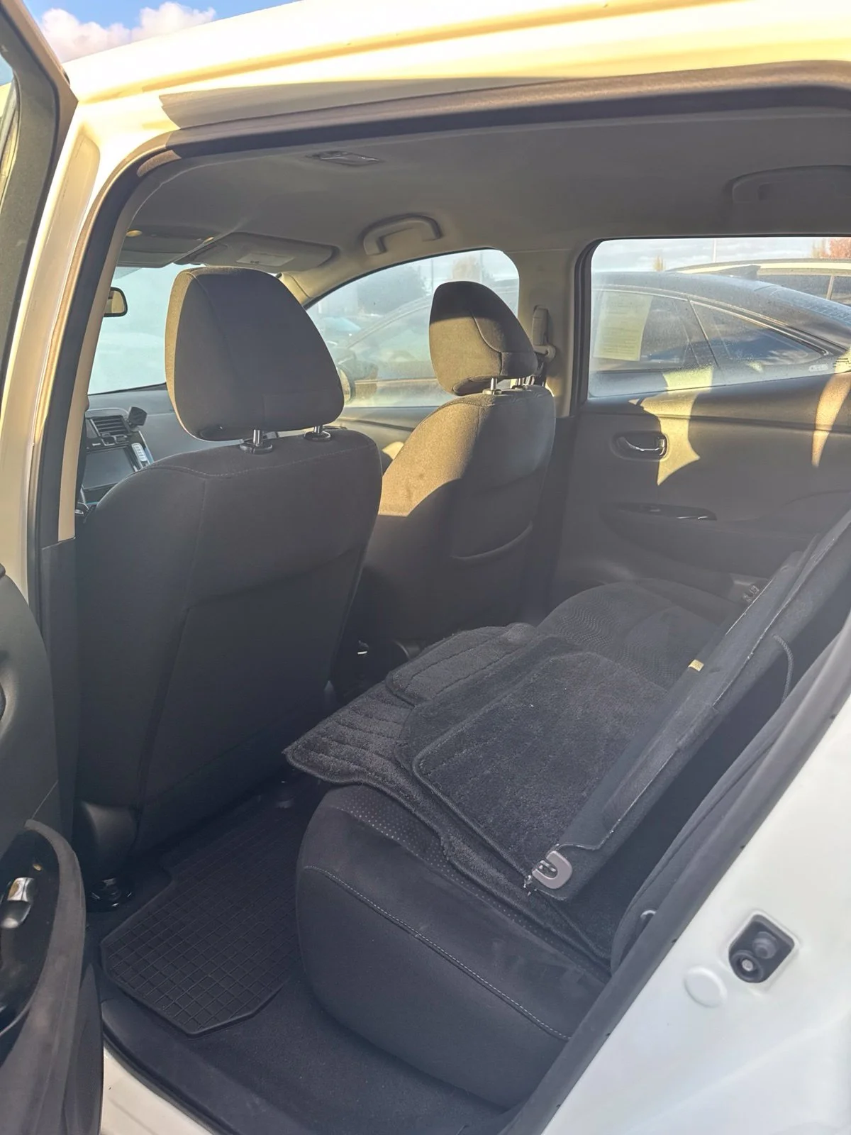Used 2016 White Nissan SV image 10