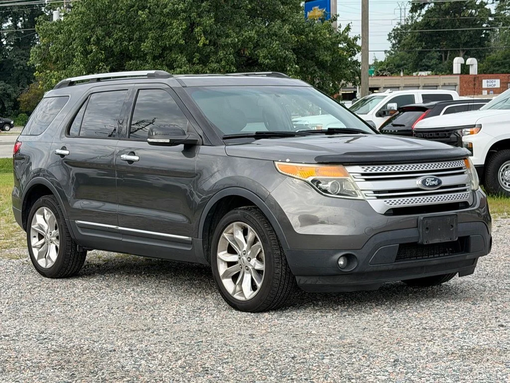 Used 2015  Ford XLT image 1