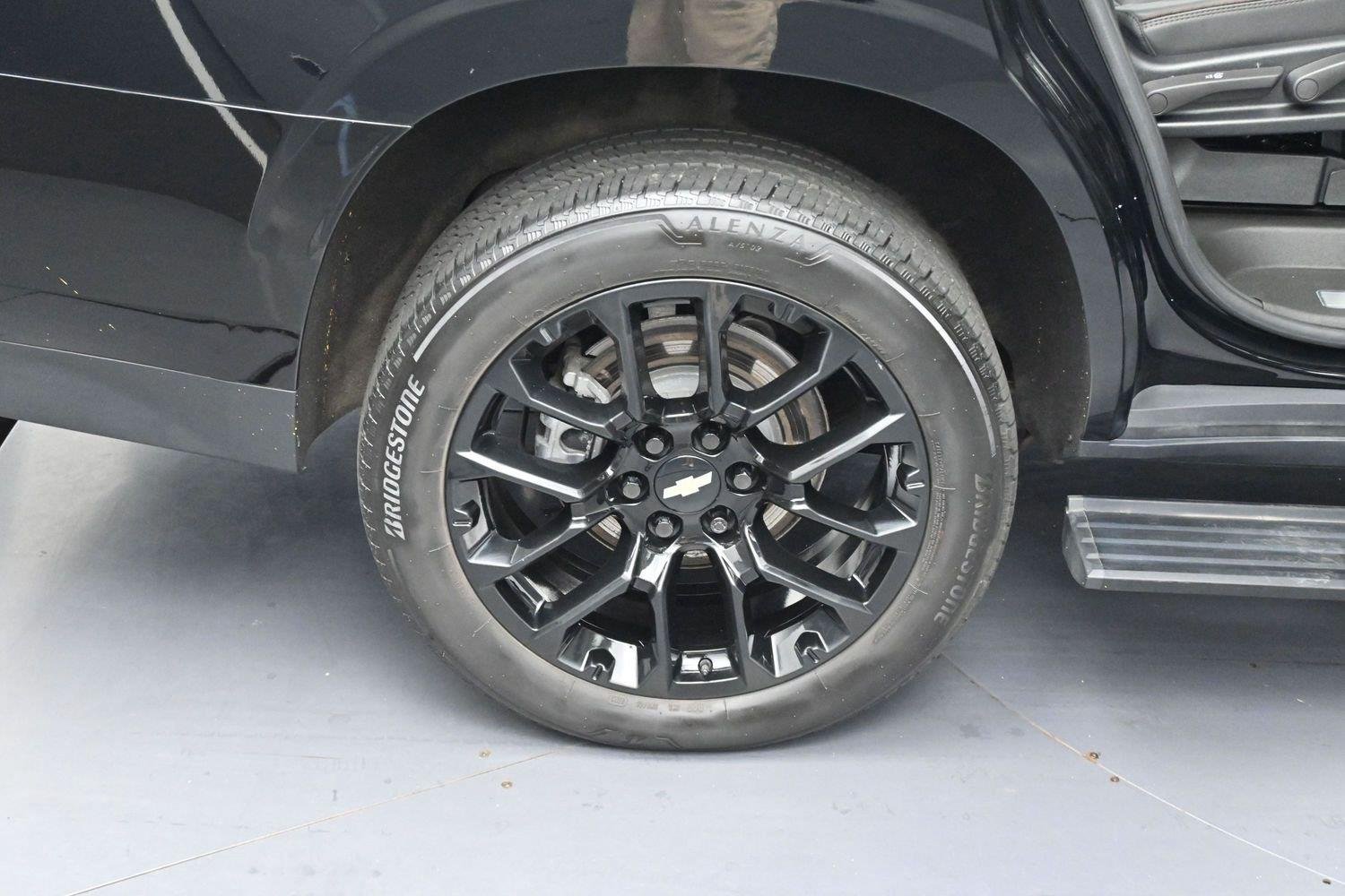 Used 2023 BLACK Chevrolet High Country image 38