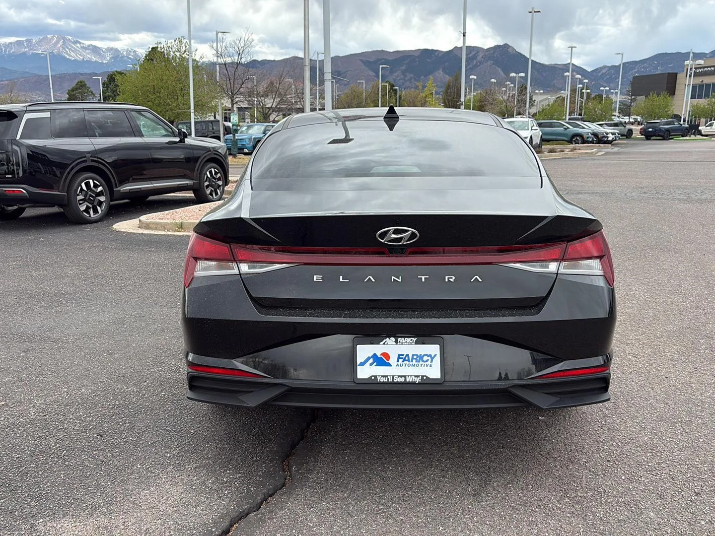 Used 2023 Phantom Black Hyundai SEL image 7