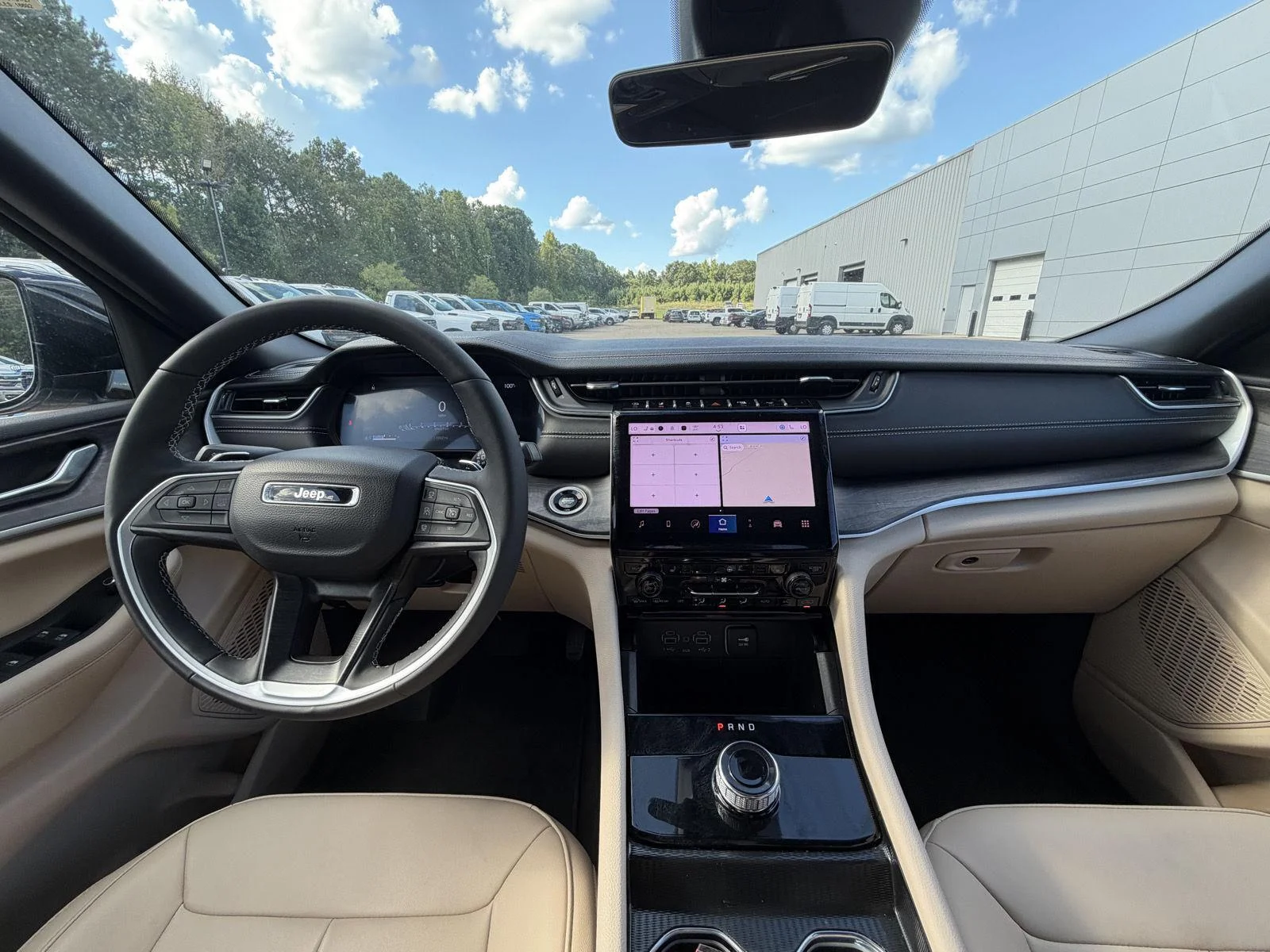 Used 2025 Silver Zynith Jeep Limited image 7