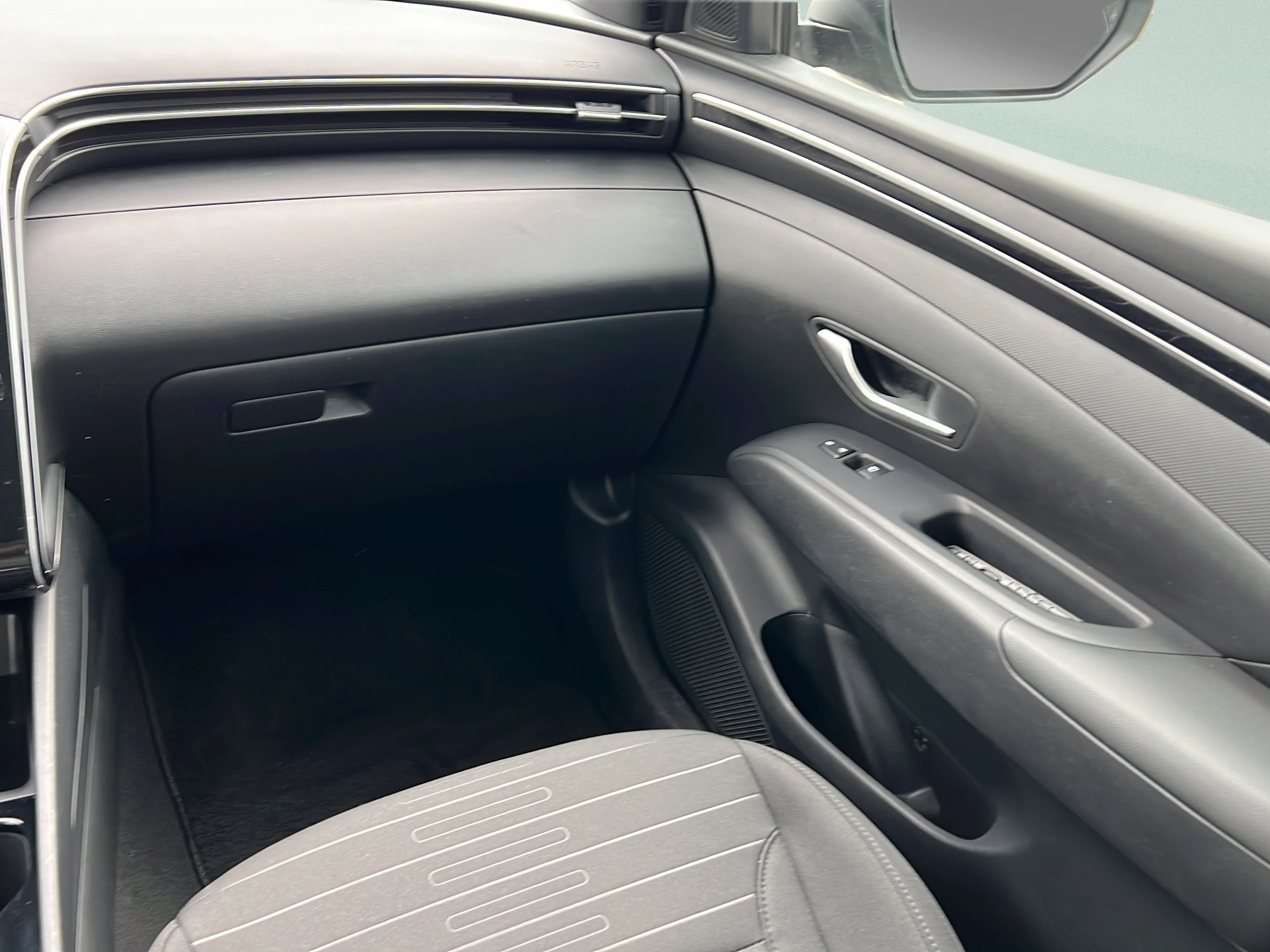 Used 2024 Hampton Gray Hyundai SE image 14