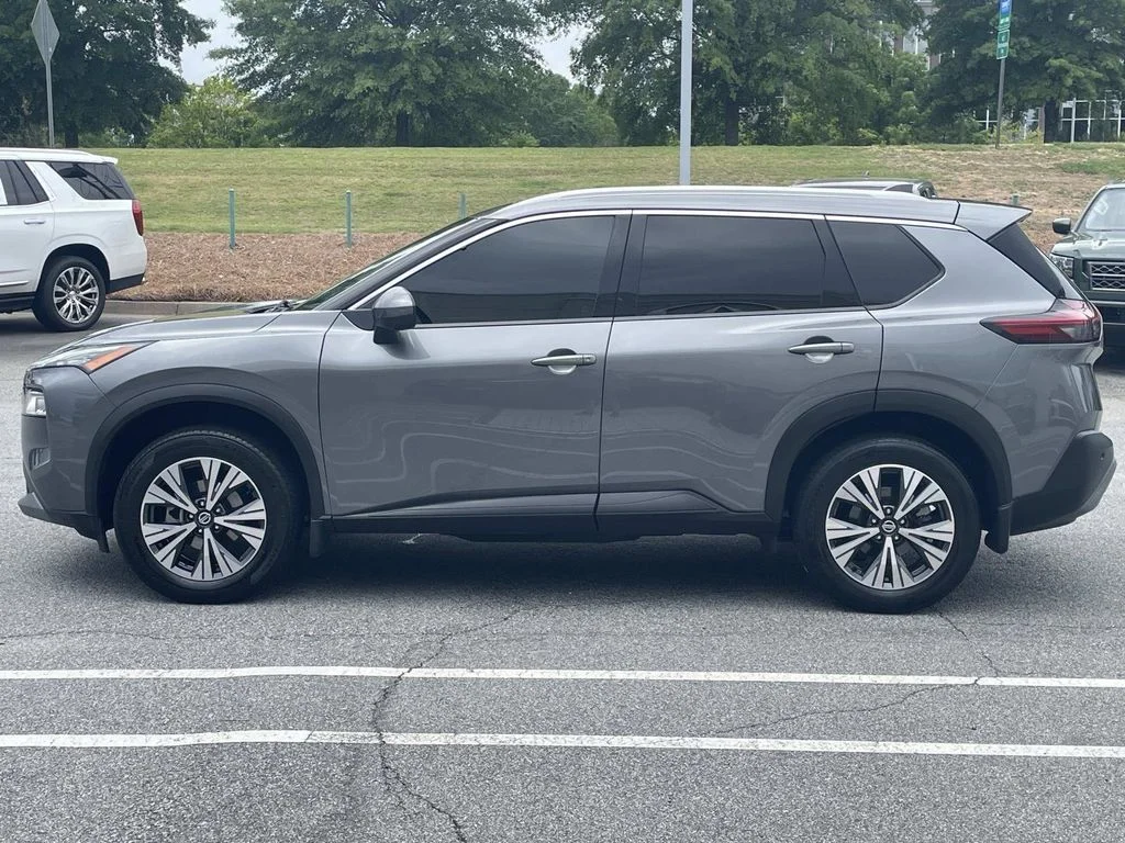 Used 2021 Gray Nissan SV image 2