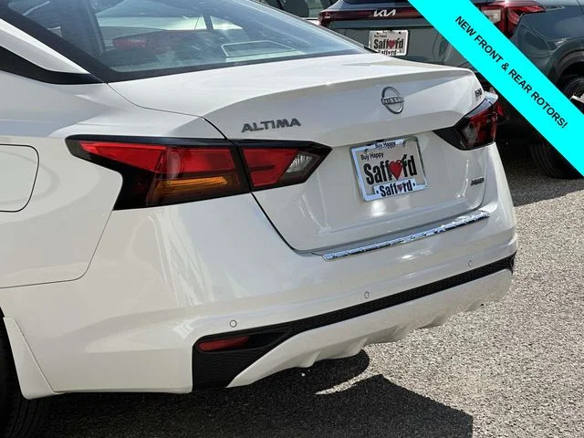 Used 2023 White Nissan 2.5 SV image 10