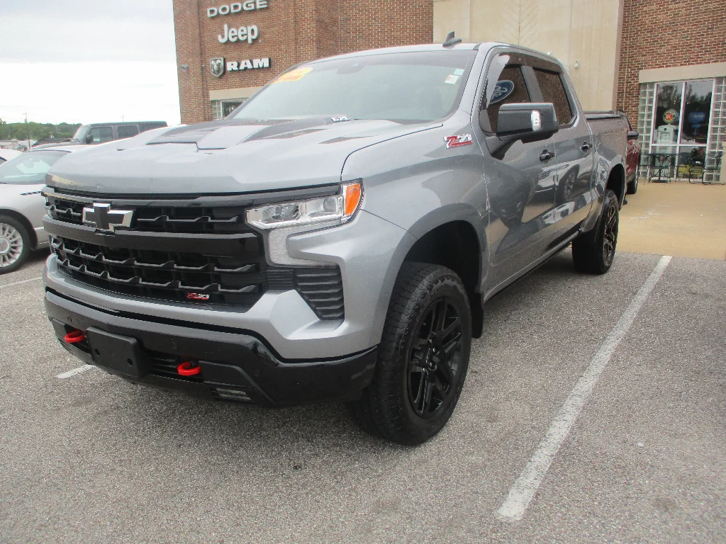 Used 2024 STERLING GRAY METALLIC Chevrolet LT Trail Boss image 3