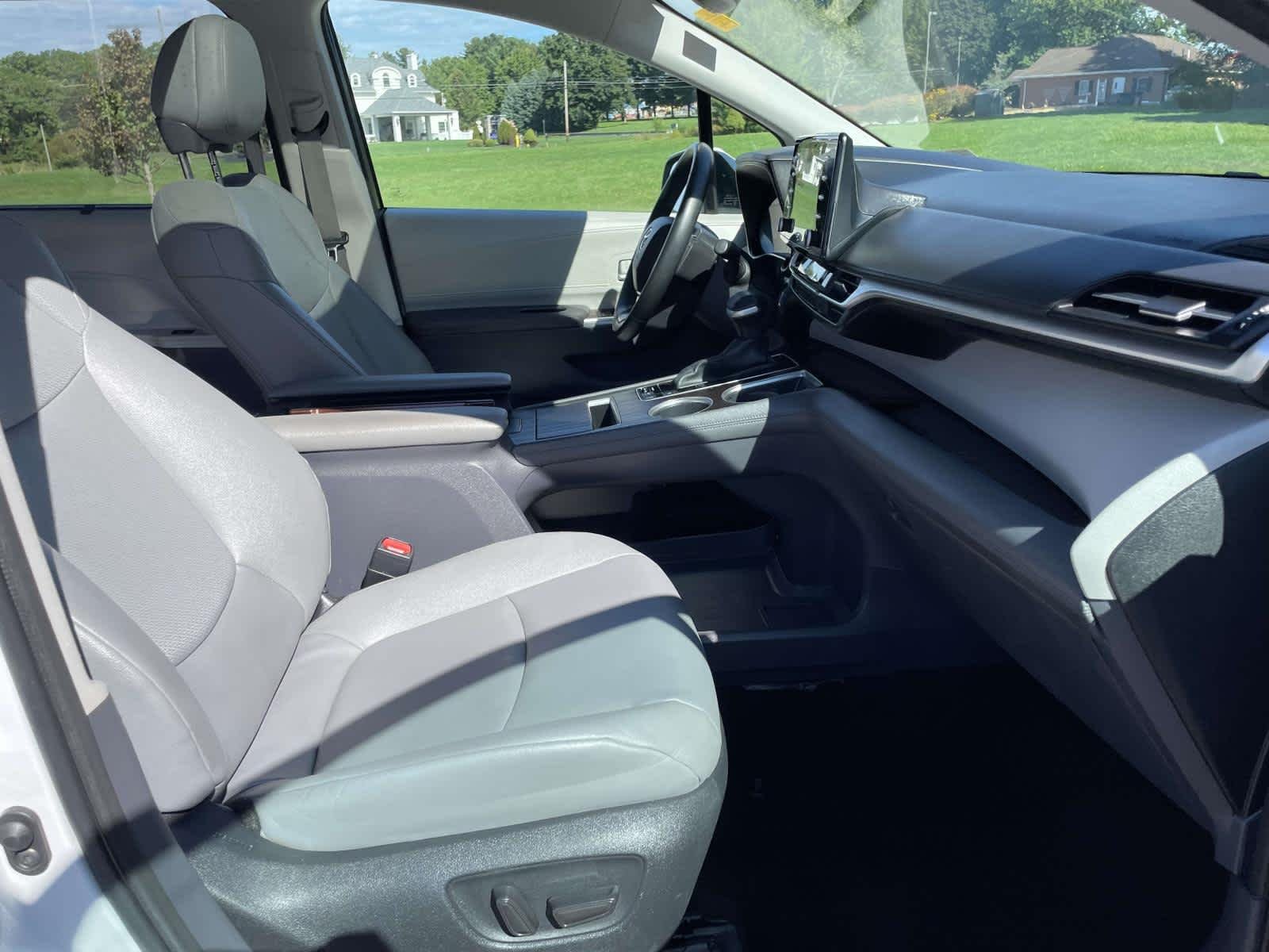 Used 2023 Wind Chill Pearl Toyota XLE image 29