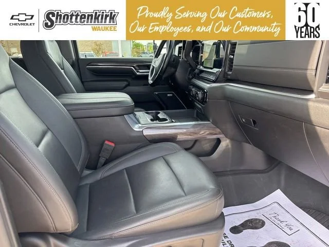 Used 2024 Summit White Chevrolet LTZ image 31