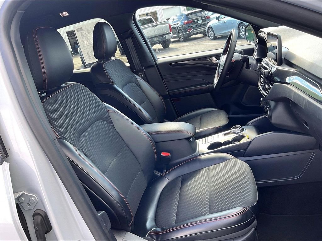 Used 2025 Silver Metallic Ford ST-Line image 11