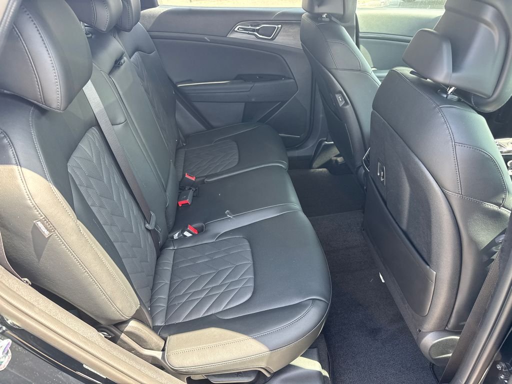 Used 2025 Black Kia X-Pro Prestige image 15