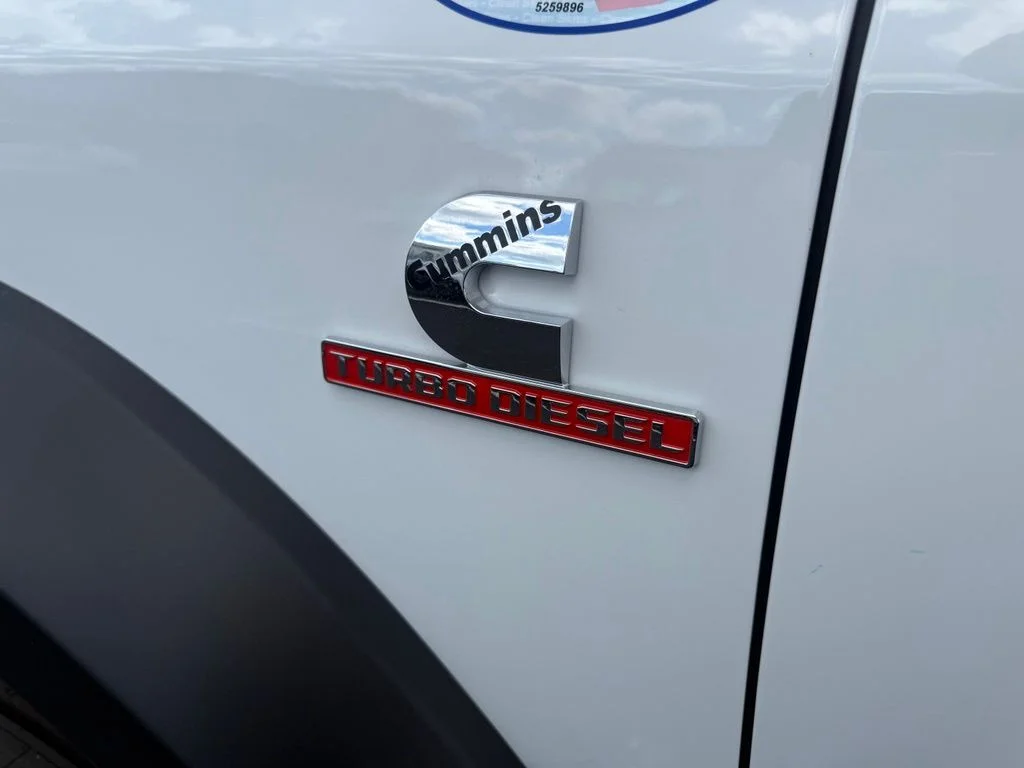 New 2026 Bright White Clear-Coat Exterior Paint RAM Tradesman image 12