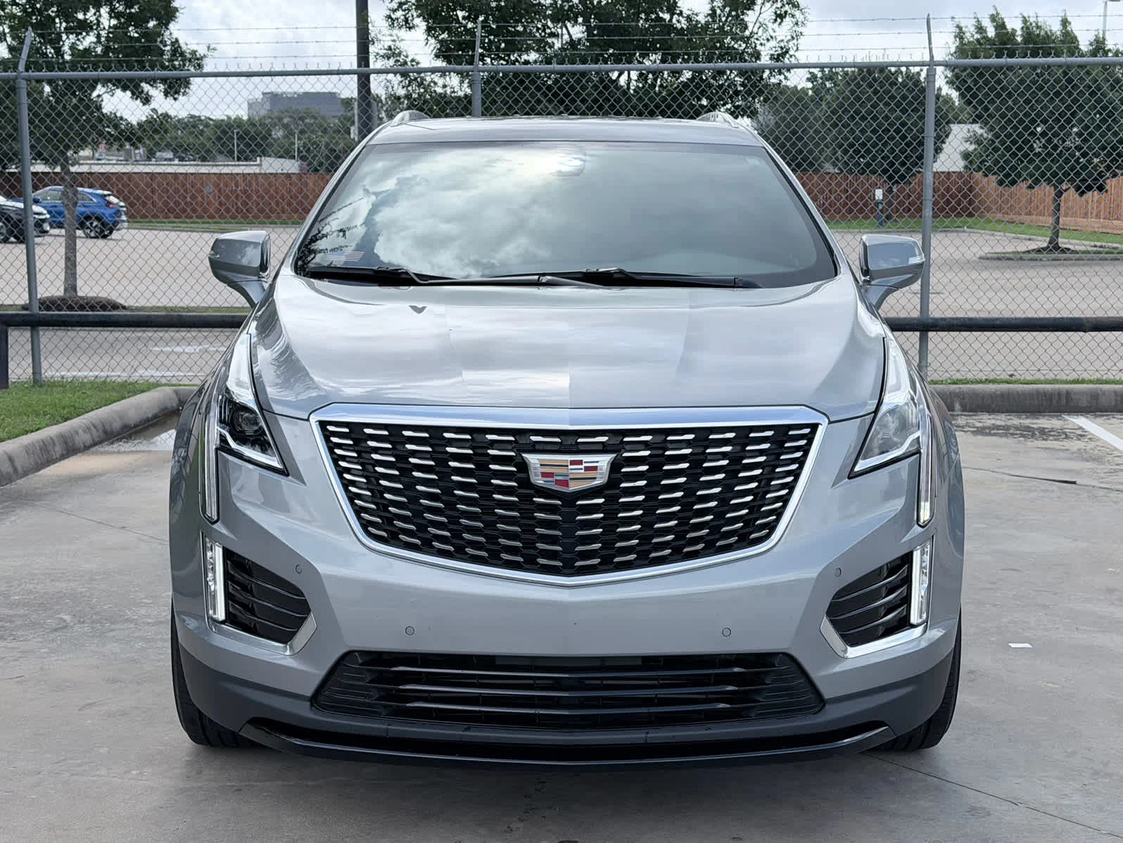 Used 2025 Argent Silver Metallic Cadillac Luxury image 3