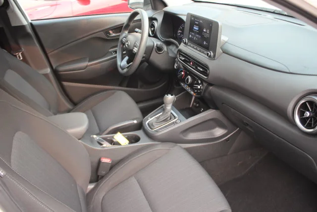 Used 2023 White Hyundai SEL image 31