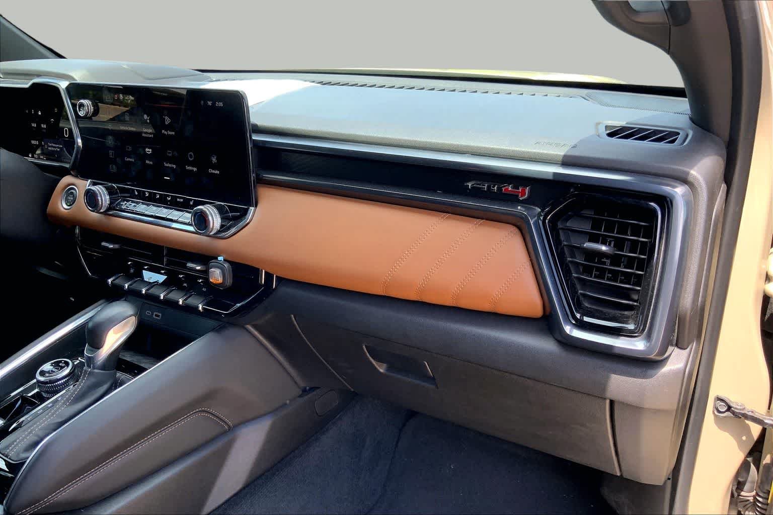 Used 2024 Desert Sand Metallic GMC 4WD AT4 image 18