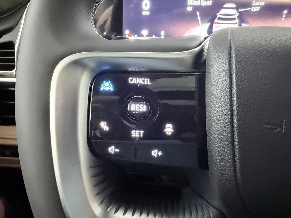New 2027 RADIANT WHITE INFINITI Luxe 2WD image 27