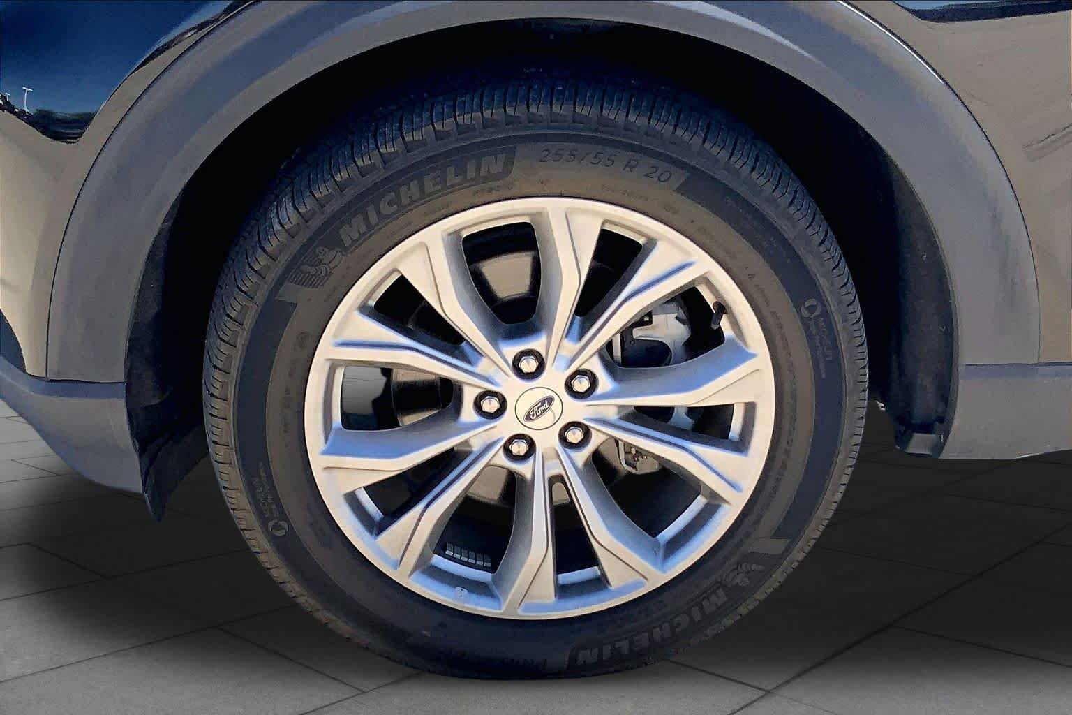Used 2023 Agate Black Ford Limited image 11