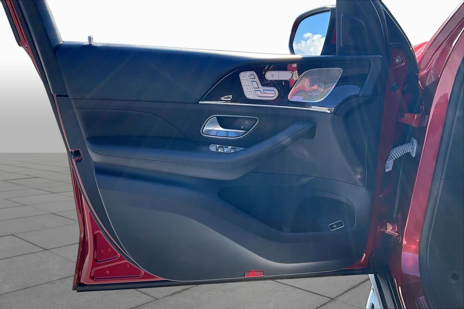 Used 2022 MANUFAKTUR Cardinal Red Metallic Mercedes-Benz GLE 350 image 22