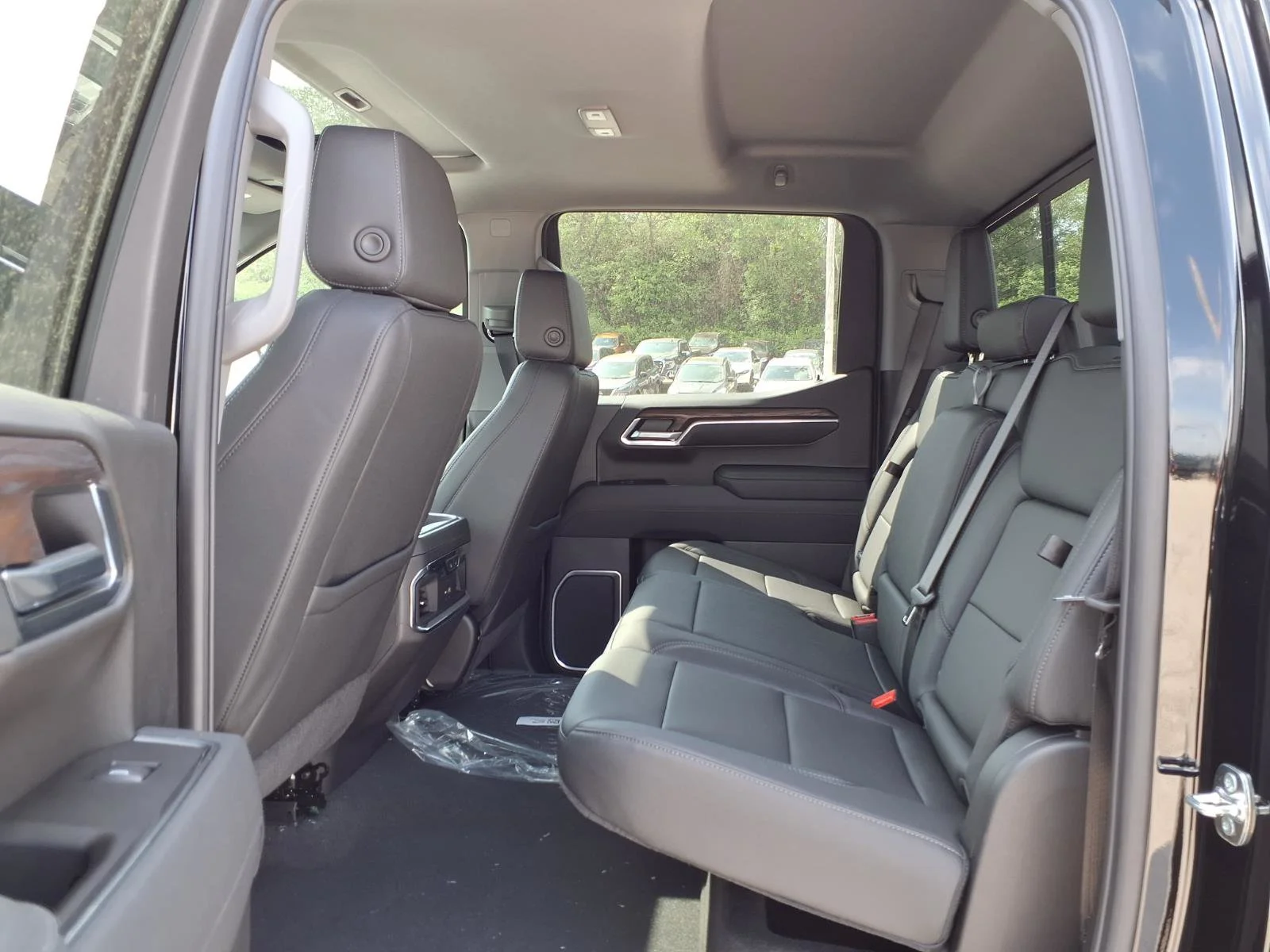 2026 GMC Sierra 1500 SLT - Photo 19