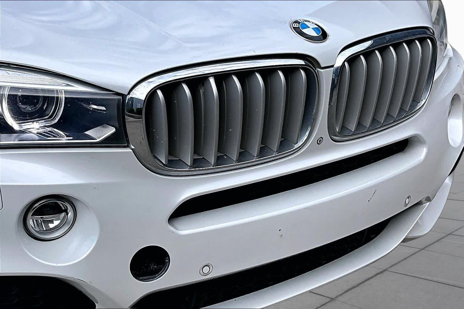 Used 2016 Mineral White Metallic BMW xDrive40e image 29