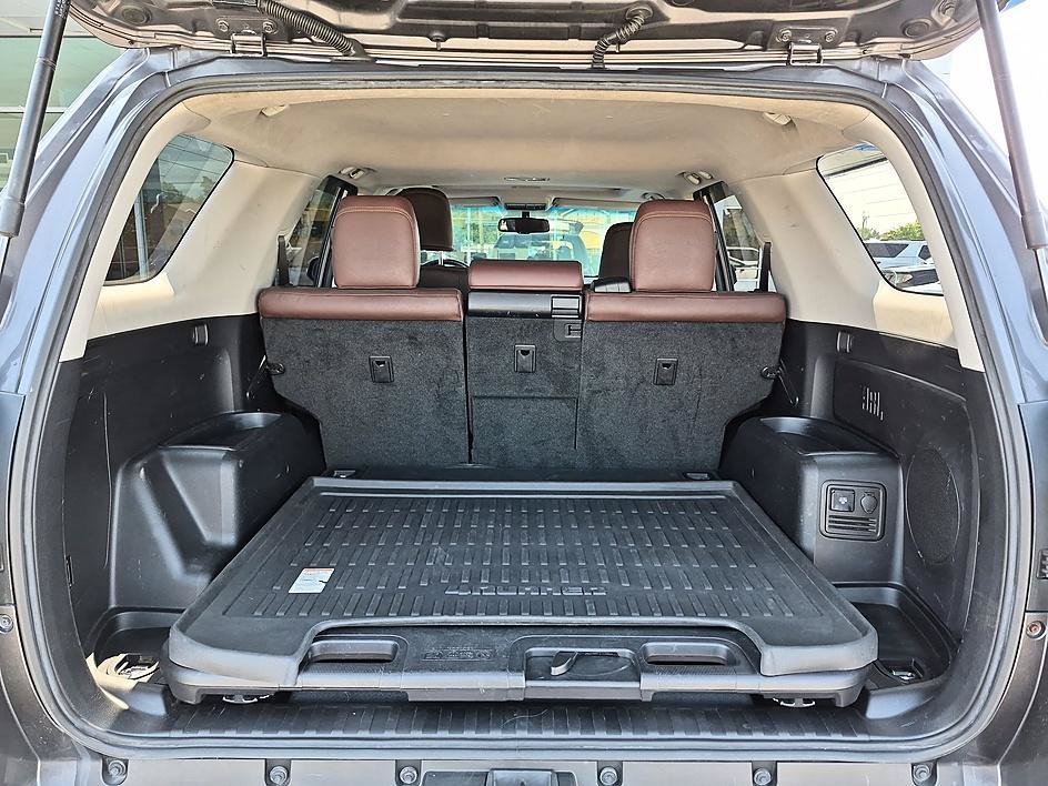 Used 2018 Magnetic Gray Metallic Toyota Limited image 32