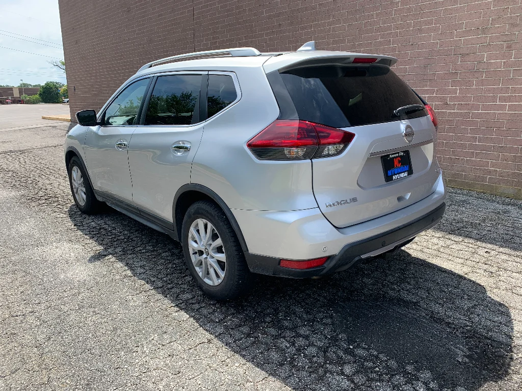 Used 2019 Brilliant Silver Metallic Nissan SV image 4