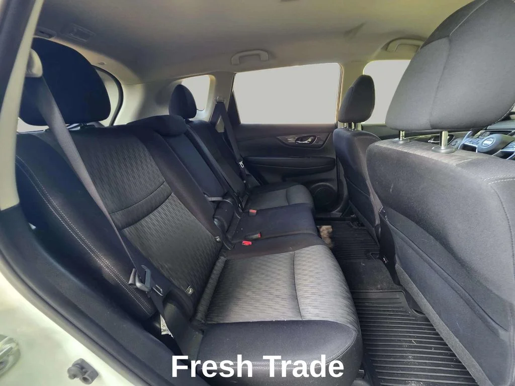 Used 2020 Pearl White Tricoat Nissan SV image 9