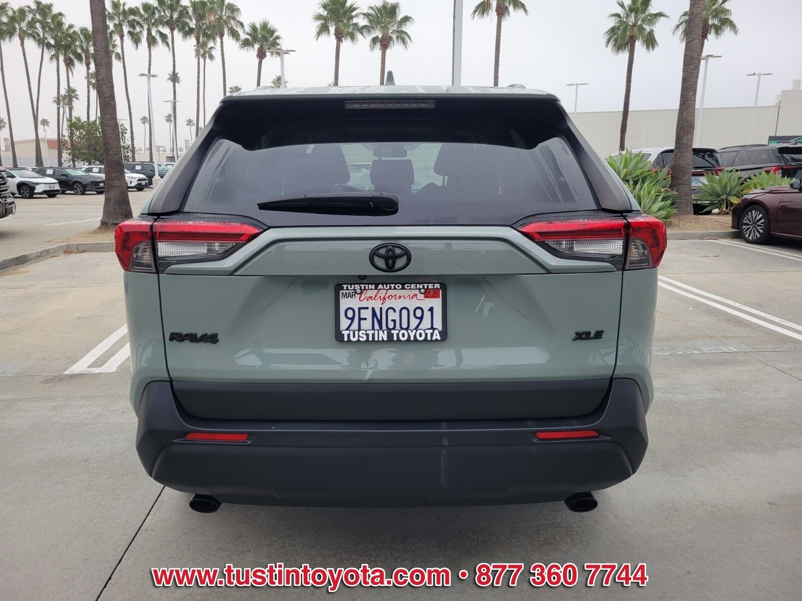 Certified Used 2023  Toyota XLE Premium image 5