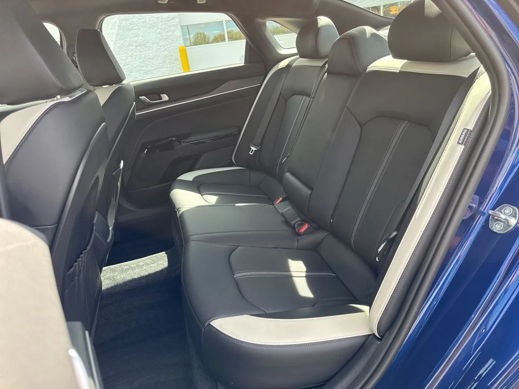 Used 2025 Yacht Blue Kia GT-Line image 32