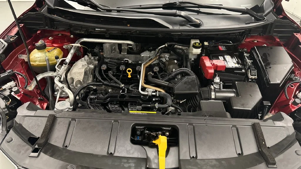 Used 2021 Red Nissan SV image 11