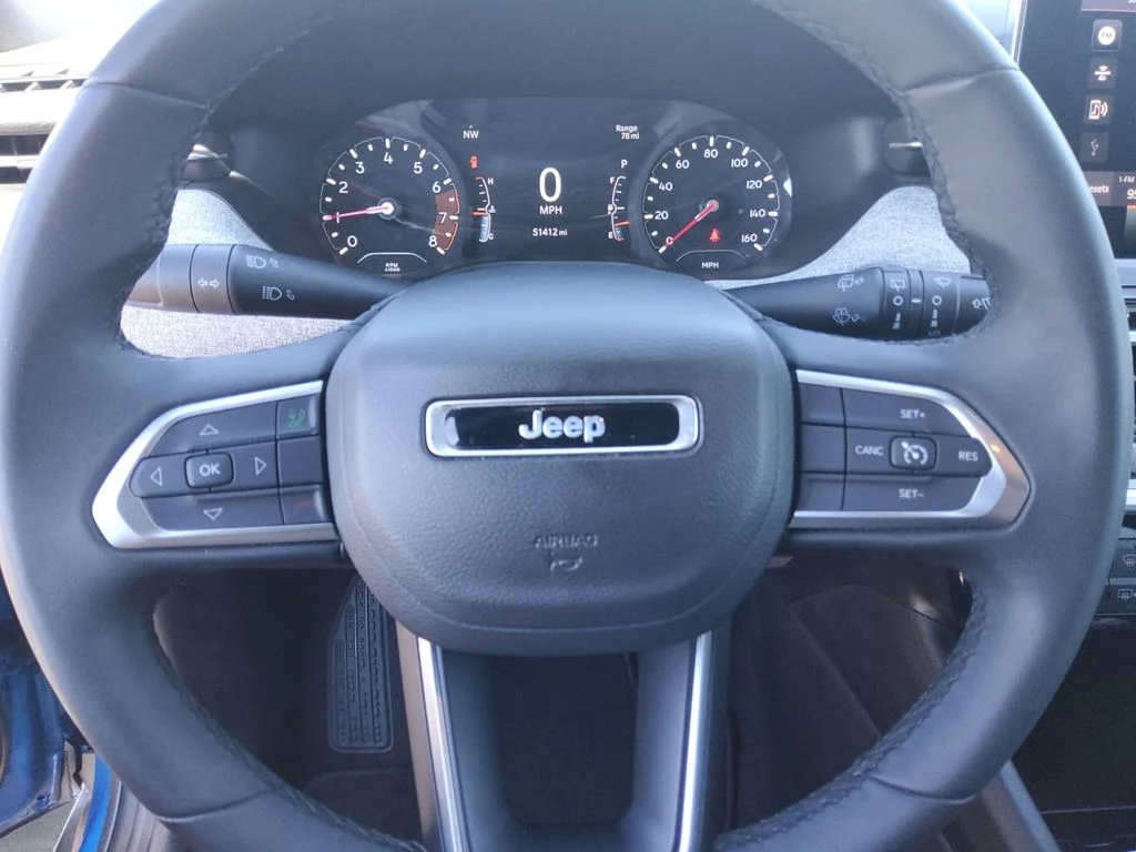 Used 2024 Blue Jeep Latitude image 9