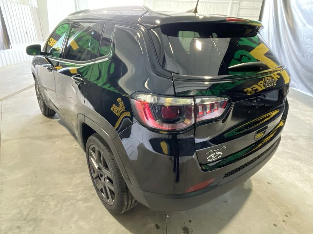 New 2026 Diamond Black Crystal Pearl-Coat Exterior Paint Jeep Latitude Altitude image 8