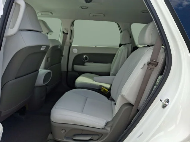 New 2026 White Hyundai SEL image 7