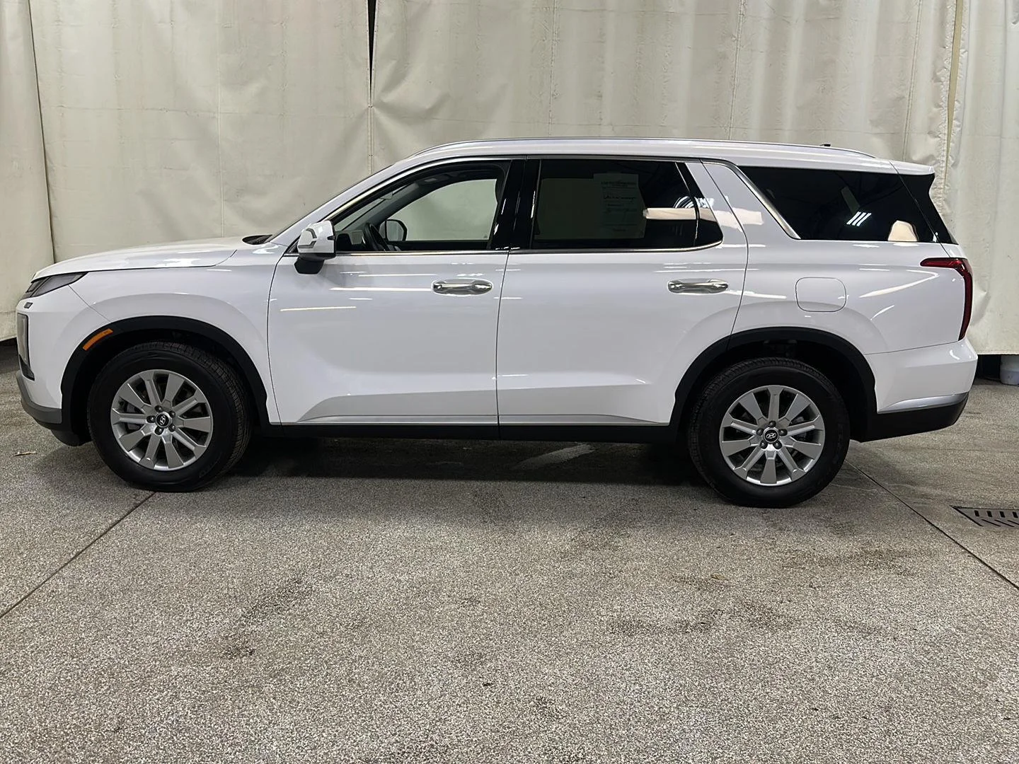 Used 2025 Hyundai Palisade SEL with VIN KM8R2DGE2SU940527 for sale in Waconia, Minnesota