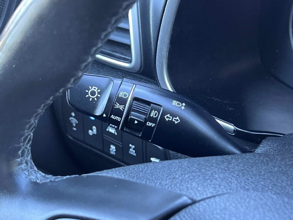 Used 2020 Blue Hyundai Limited image 31