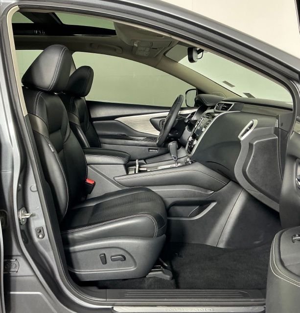 Used 2017 Gray Nissan SL image 30