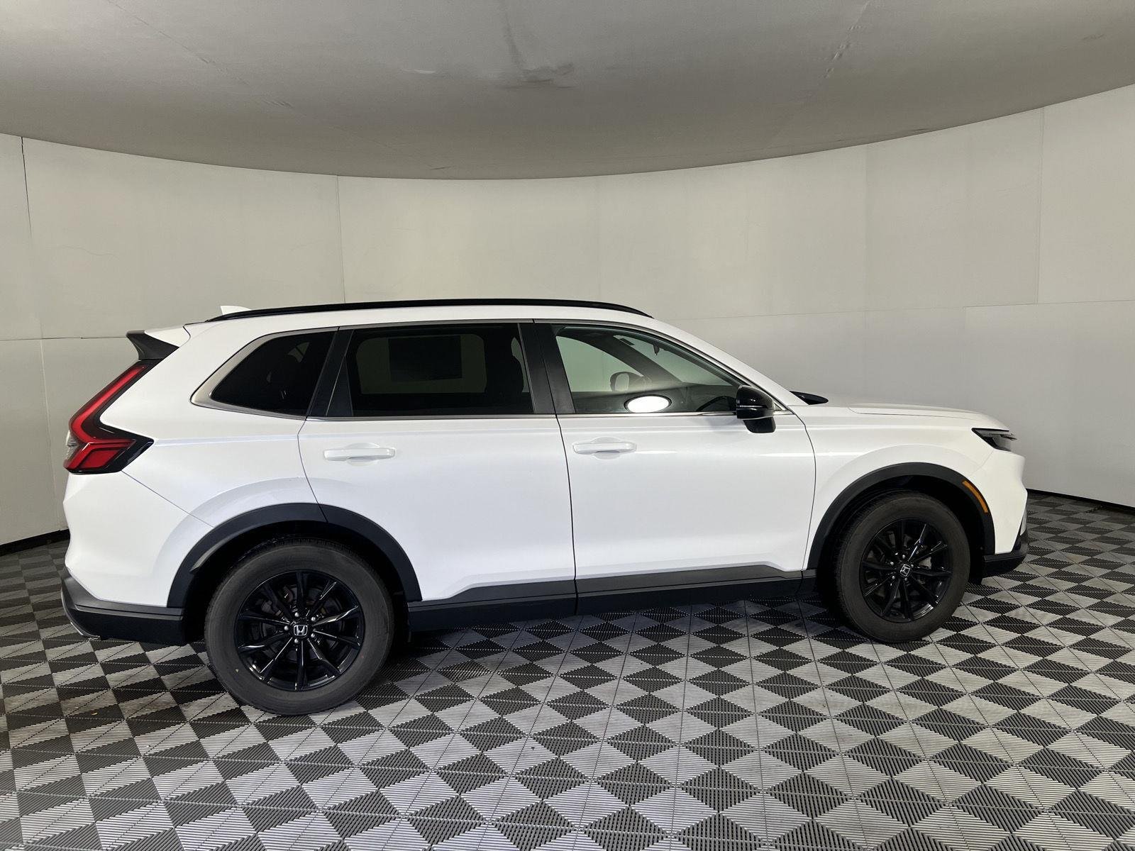 Used 2024 Platinum White Pearl Honda Sport image 11