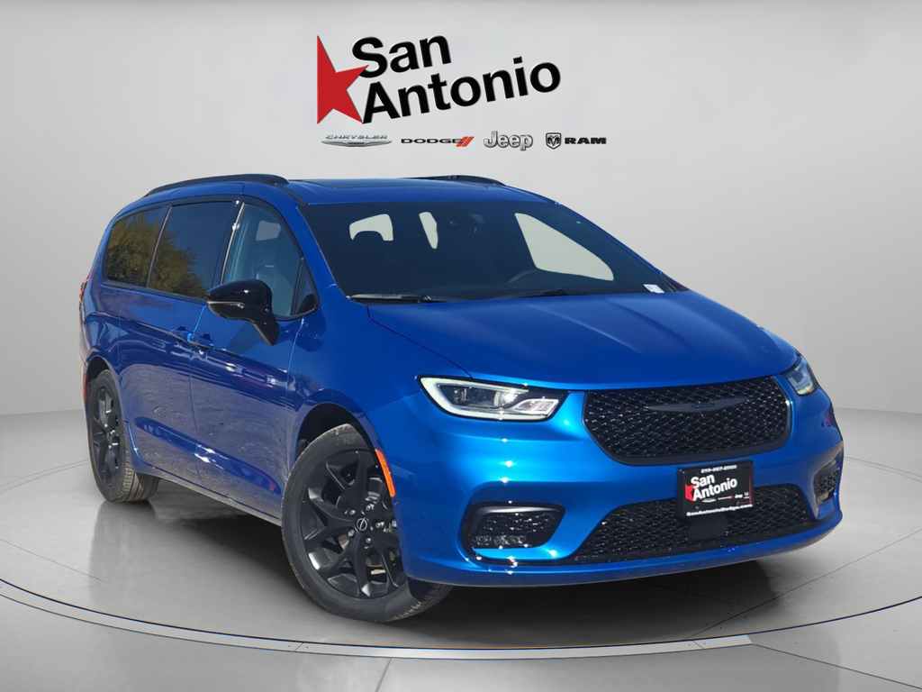 2026 Chrysler Pacifica Limited's photo