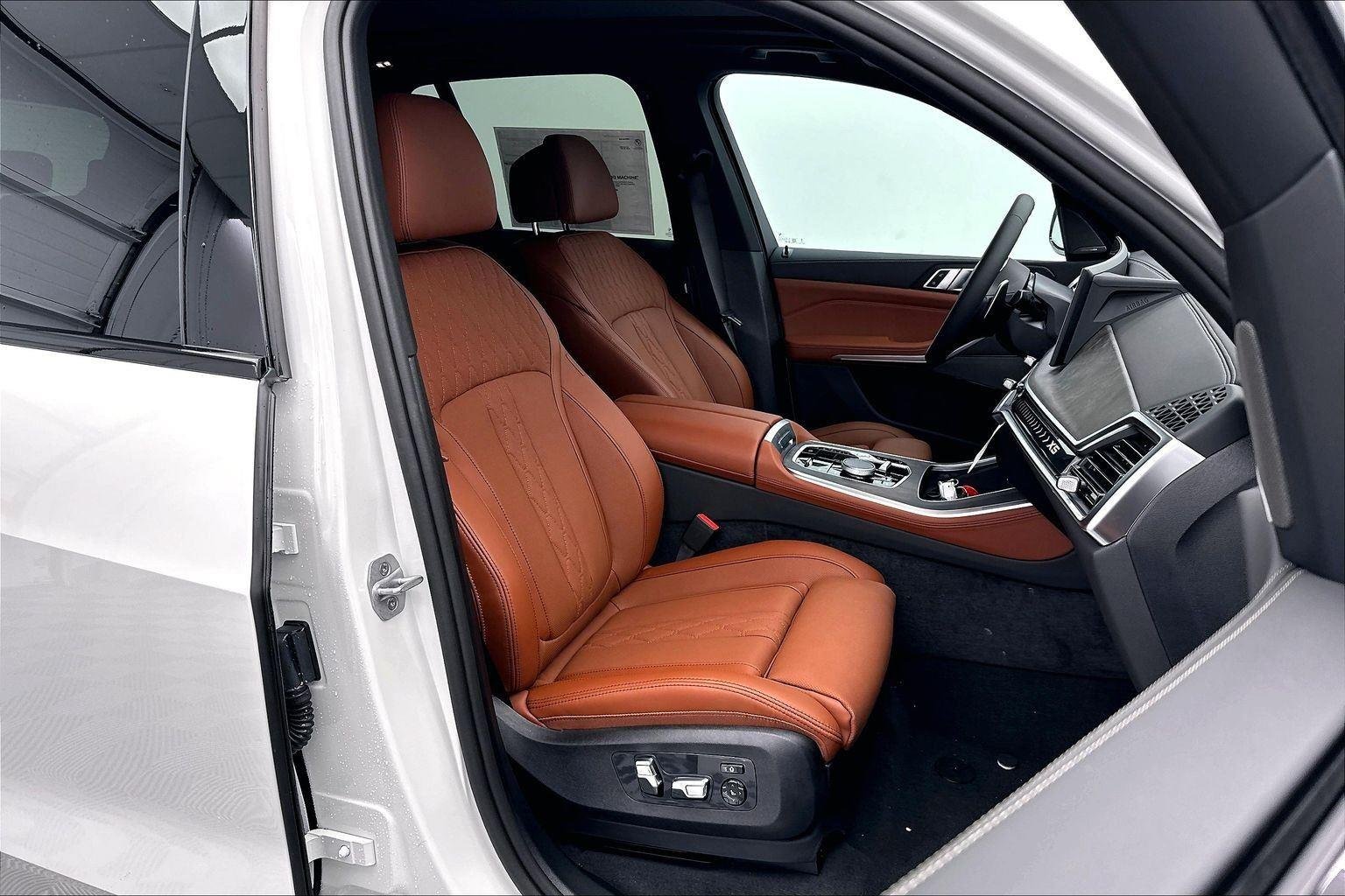 New 2026 Mineral White Metallic BMW xDrive50e image 35
