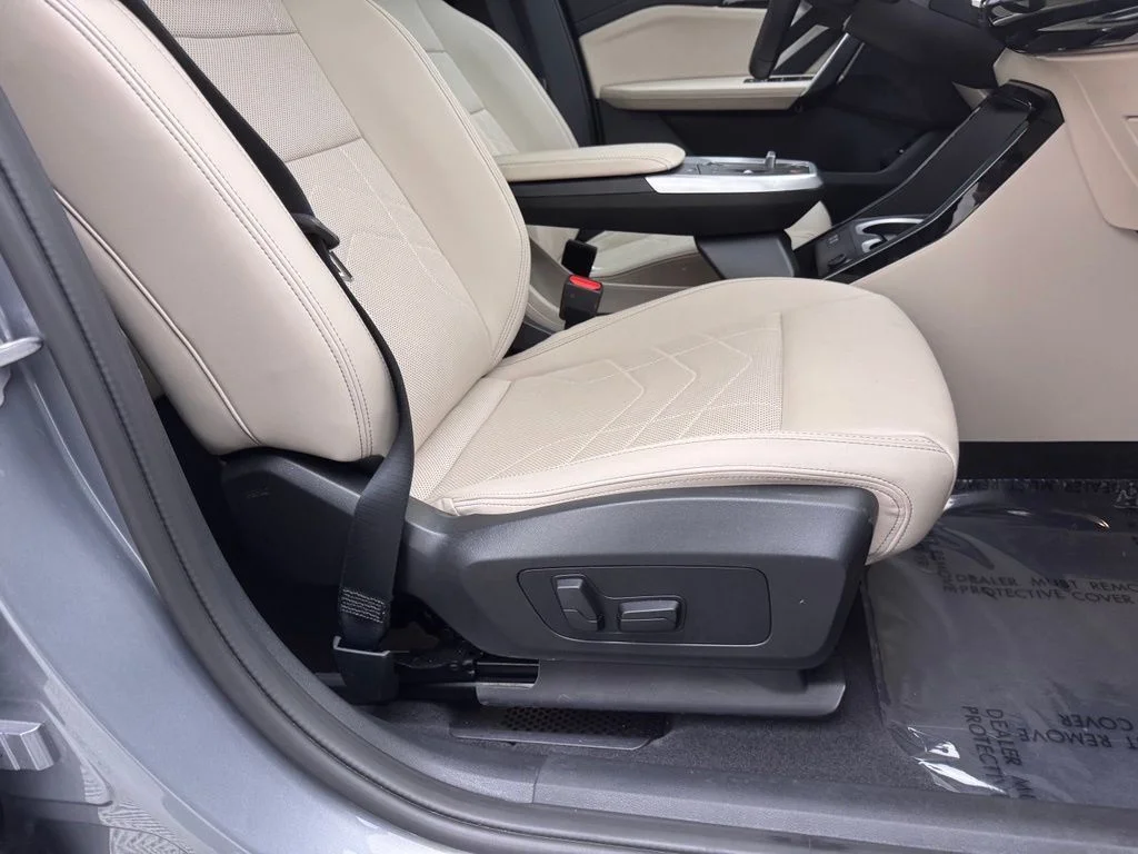 Used 2025 Gray Metallic BMW xDrive28i image 30