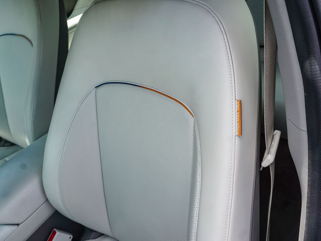 Used 2023 Black Hyundai SEL image 21