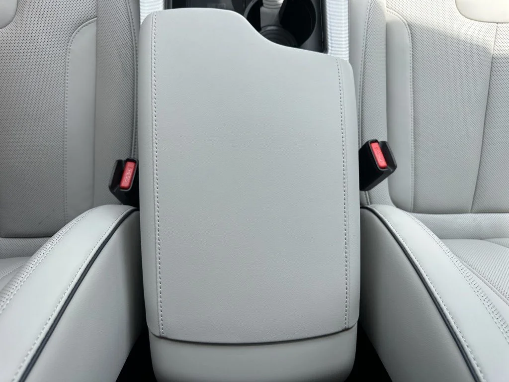 Used 2025 White Hyundai Calligraphy image 45
