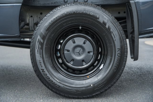 New 2026  Mercedes-Benz Crew 144 WB image 20