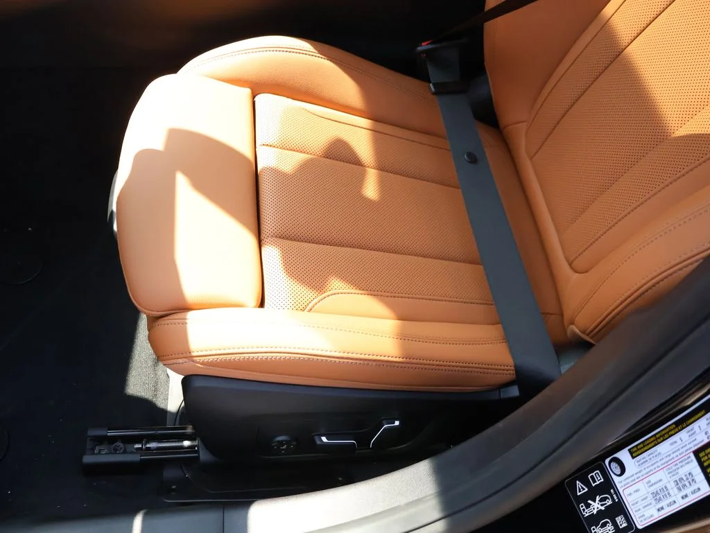 2025 BMW 3 Series 330i - Photo 46