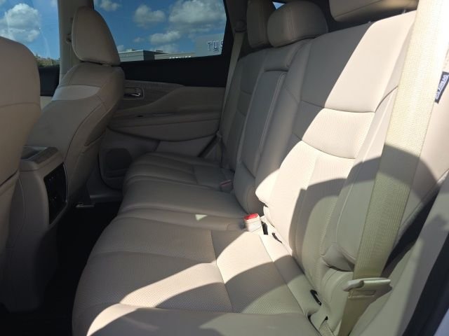 Used 2019 White Nissan SL image 10
