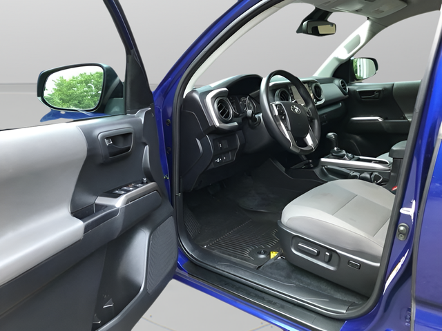 Used 2023 Blue Toyota SR5 image 9