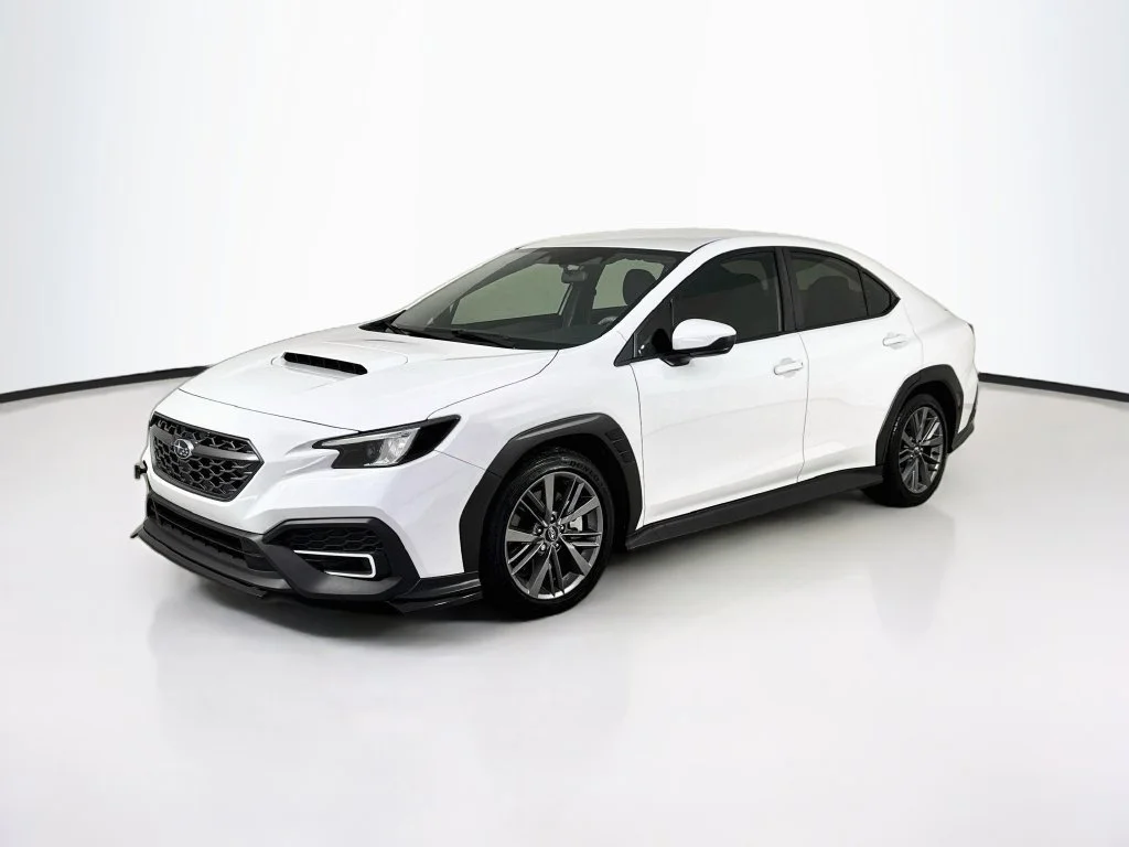 Used 2024 White Subaru Base image 3