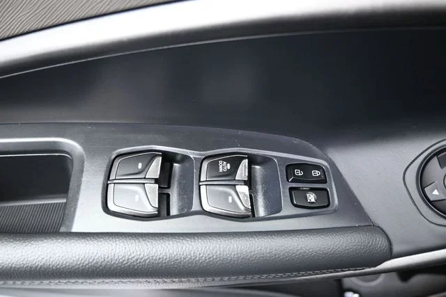 Used 2018 Black Hyundai 2.4 Base image 14
