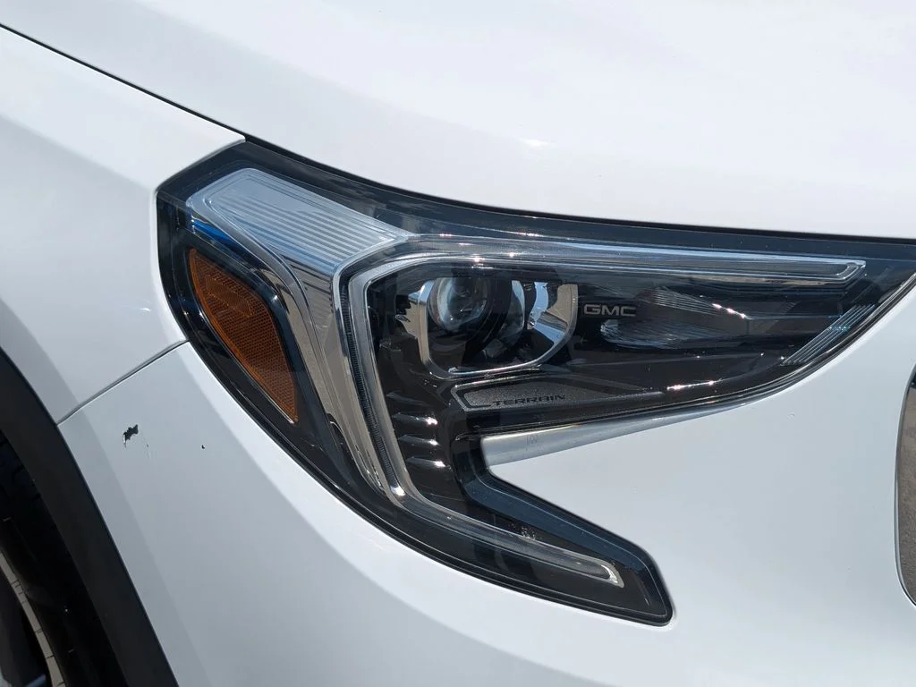Used 2020 White GMC SLT image 11